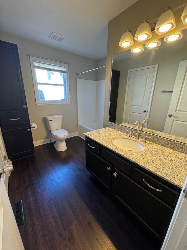 Building Photo - 836 Wingate Pl