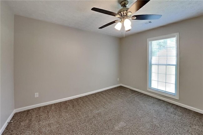 Building Photo - 399 Charesa Ln