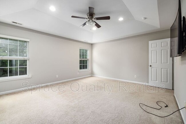 Building Photo - 206 Northlands Dr