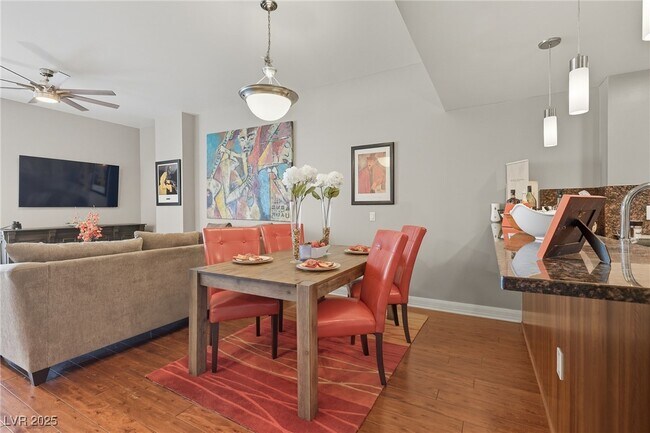 Building Photo - 150 S Las Vegas Blvd