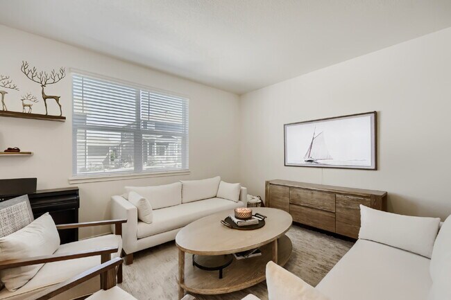 Building Photo - "Spacious 5-Bed Oasis with 3 Full Baths in Scenic Castle Rock – Your Dream Home Awaits!"