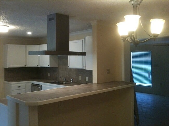 Building Photo - 3BR/2Bath Home located in Central