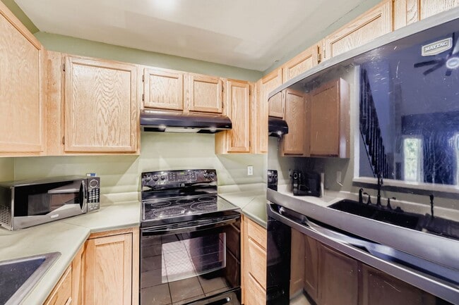 Building Photo - Move-In Ready: Serene Littleton Condo - Av...