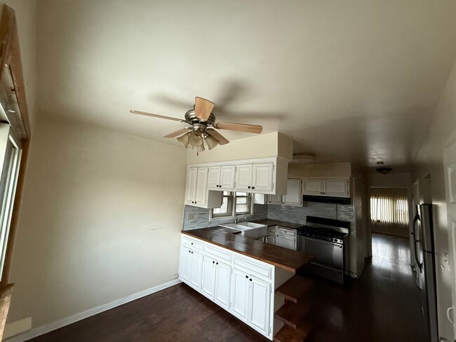 Building Photo - 5235 Long Ave