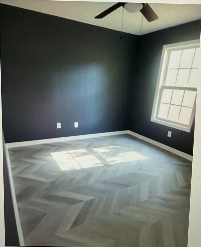 Building Photo - Move-In Ready Home Designed for Comfortable Family Living