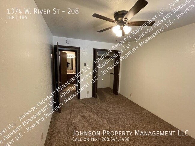 Building Photo - 1374 W River St