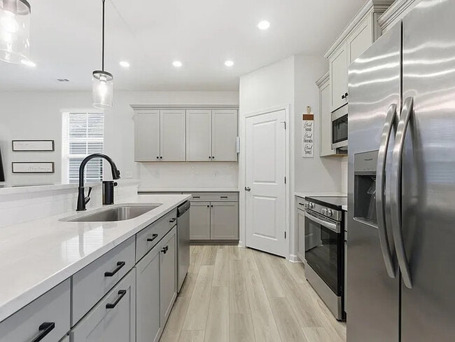 Building Photo - Earn Wealth While Leasing - Like a Homeowner - Lease to Own