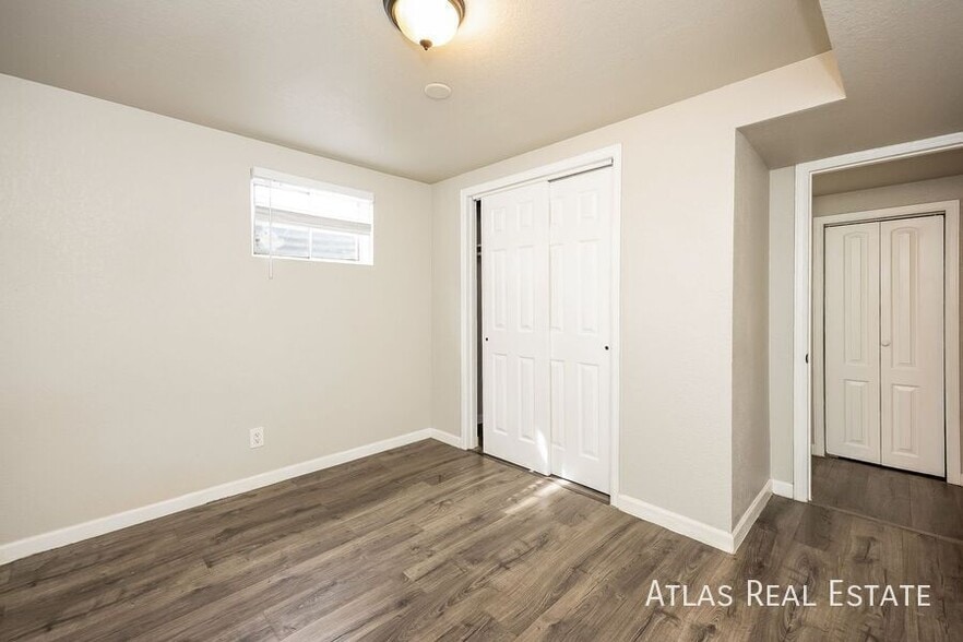 Building Photo - 2311 Sonoma Dr