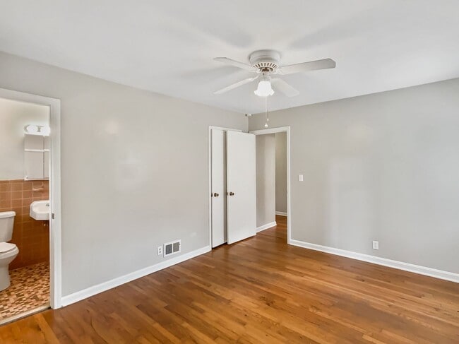 Building Photo - 3613 Mayfair Dr