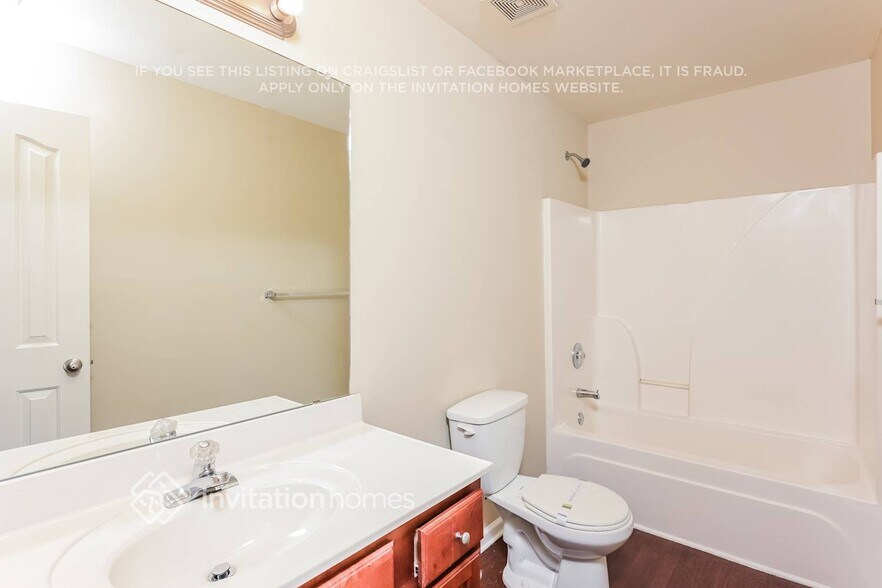 Building Photo - 5821 Apple Grove Rd NE