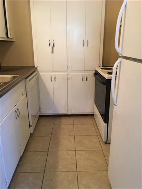 Building Photo - 275 N 7th St