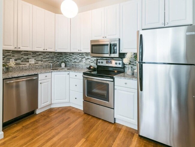 Building Photo - 1750 Washington St