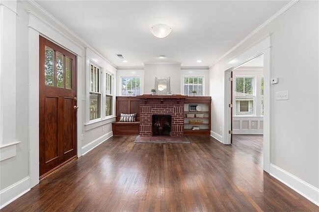Living Room - 15 Branham St NE