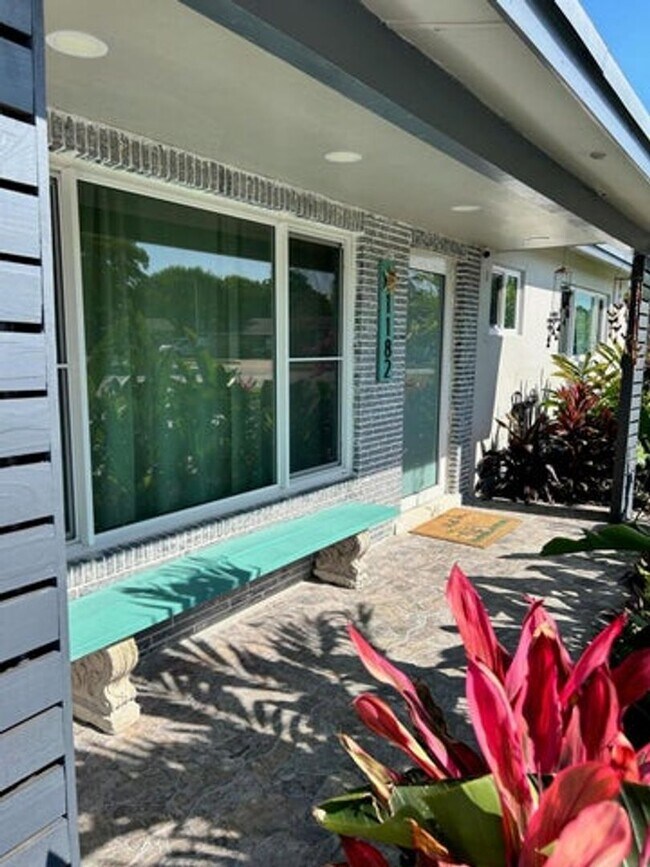 Building Photo - 1182 SE 2nd Ave