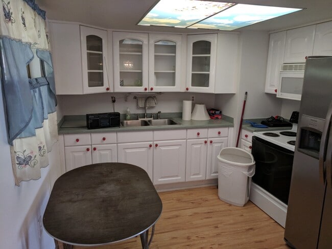 Building Photo - 34 E Azalea Cir
