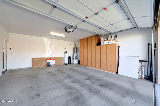 Building Photo - 16907 W Holly St