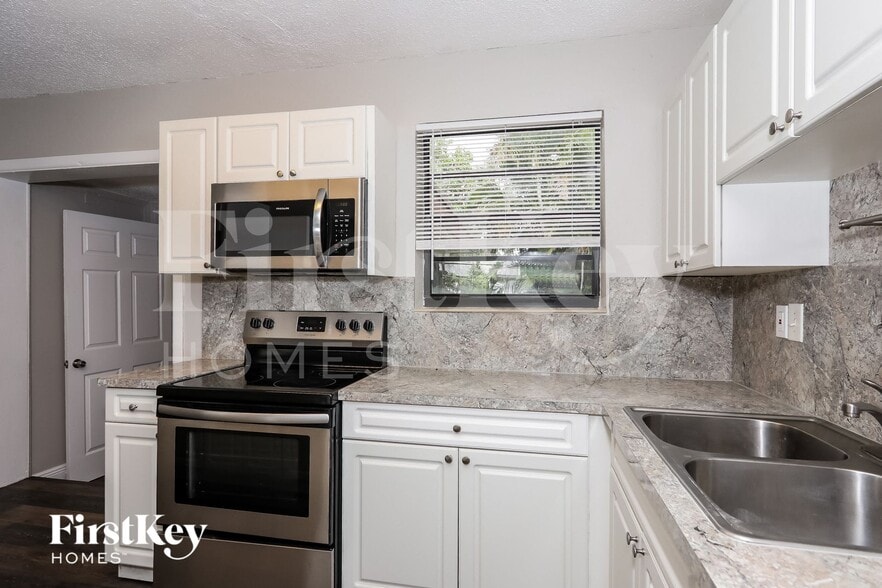 Building Photo - 2921 NW 157th Terrace