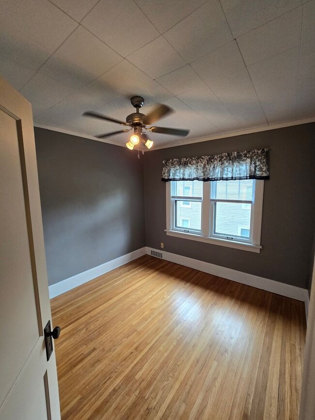 Building Photo - 1405 N Court St