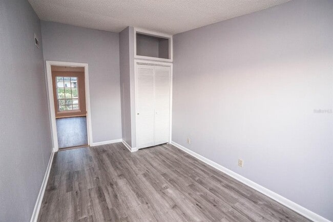 Building Photo - 2764 Kavalier Dr