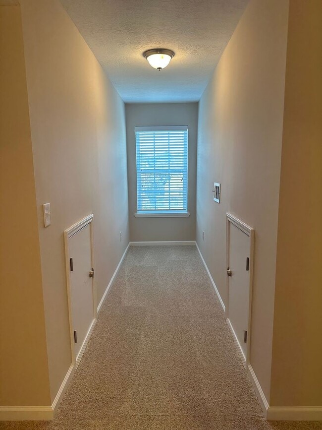 Building Photo - 2075 Reserve Ln