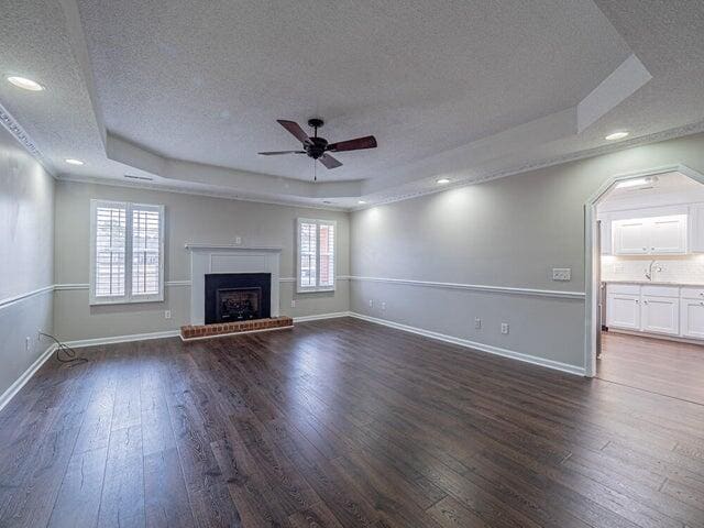 Building Photo - 655 Torrey Pines Dr