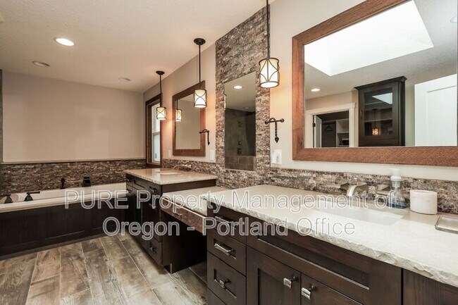 Building Photo - 13978 Westcott Ct