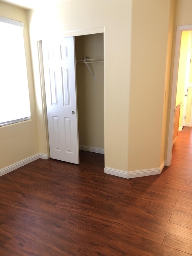 Building Photo - 6005 Secret Island Dr