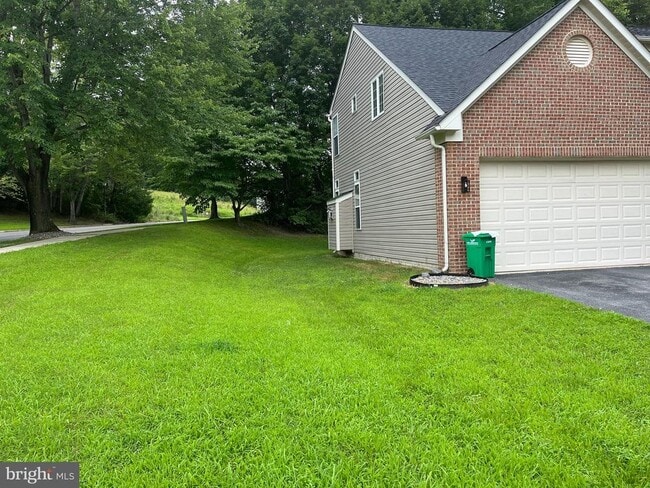 Building Photo - 10400 Twin Knoll Way