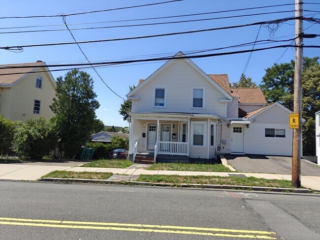 Building Photo - 105 Holyoke St