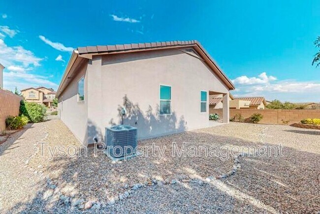 Building Photo - 2621 Cerro Chafo Rd SE