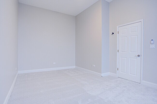 Building Photo - 1781 Tudor Ln