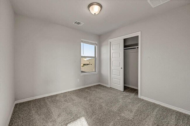 Building Photo - 2208 Pecan Island Dr
