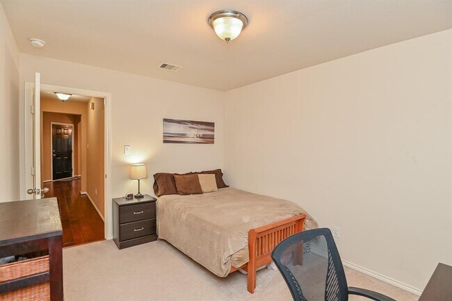 Building Photo - 4903 Lake Gladewater Ct