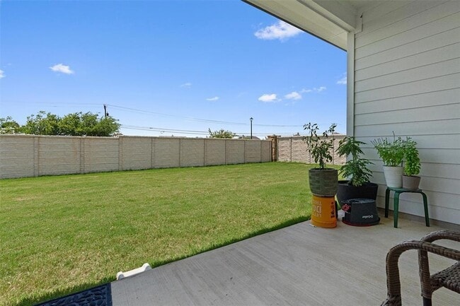 Building Photo - 20240 Smedley Dr