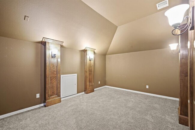 Building Photo - 28223 Red Shady Oaks Dr