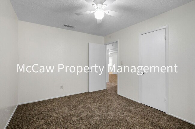 Building Photo - 14306 Seminole Dr