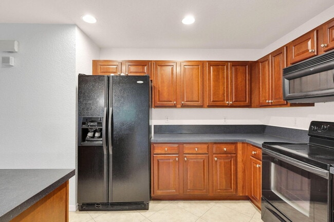 Building Photo - 2988 SE Lexington Lakes Dr