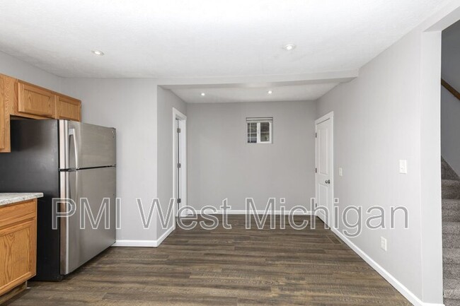 Building Photo - 1038 3rd St NW