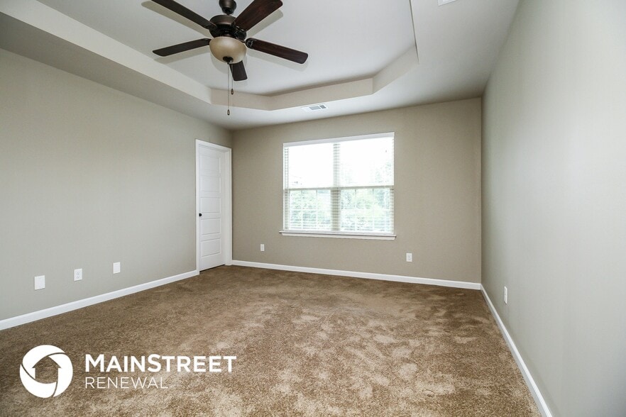 Building Photo - 160 Lyndhurst Dr