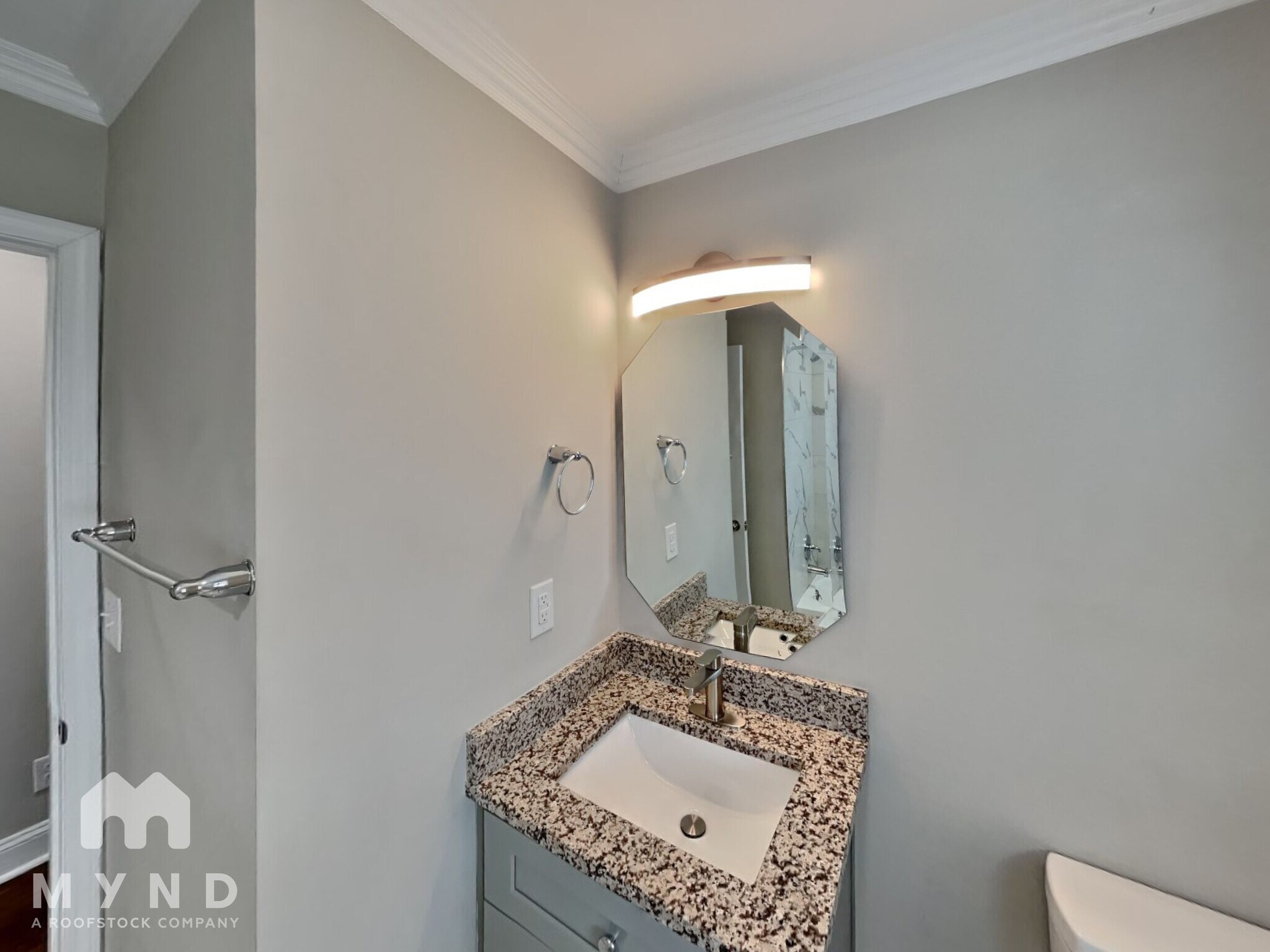 Building Photo - 2408 Dora Dr