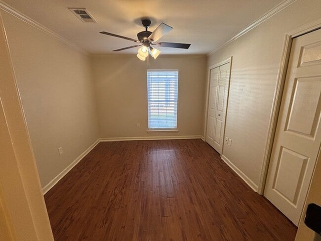 Building Photo - 6114 Parkforest Dr