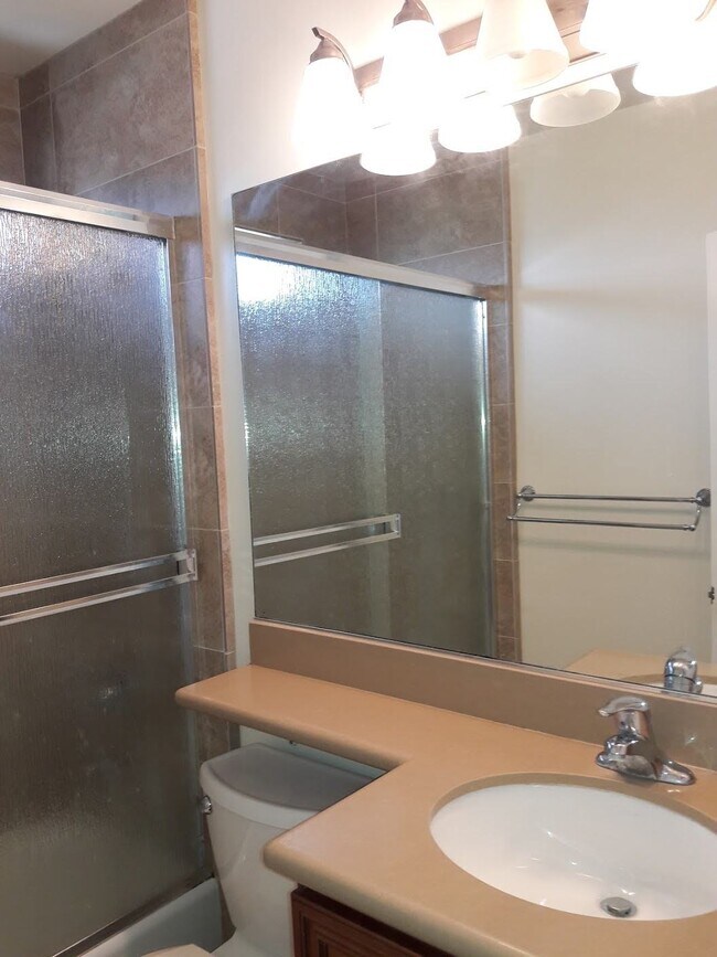 bathroom - 2743 Camulos St