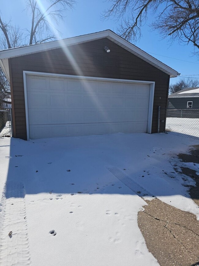 Building Photo - There is a $25 fee per application and everyone over 18 needs to fill out their own application.