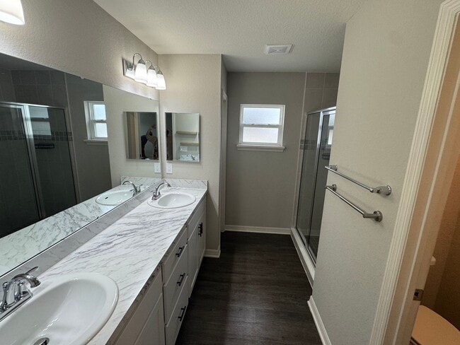 Building Photo - Charming Winter Haven Rental!