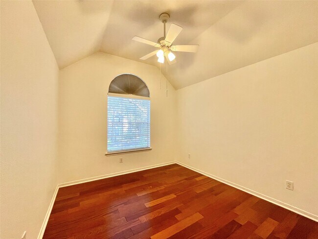 Building Photo - 11 Dalea Pl