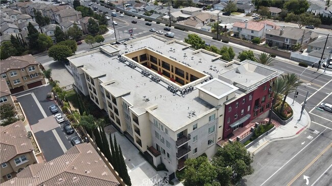 Building Photo - 2742 Cabrillo Ave