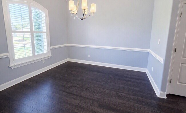 Building Photo - 30 Birkdale Dr