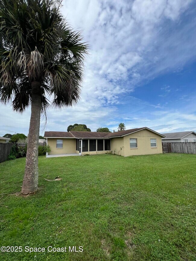 Building Photo - 880 Brunswick Ln