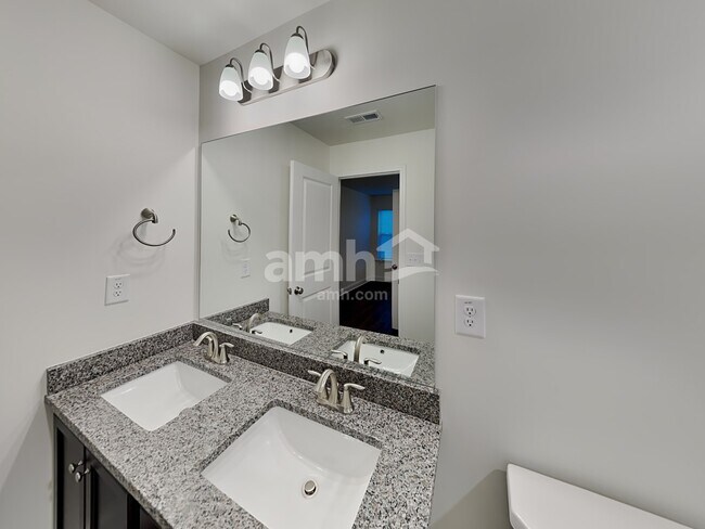 Building Photo - 7058 Creeksong Dr