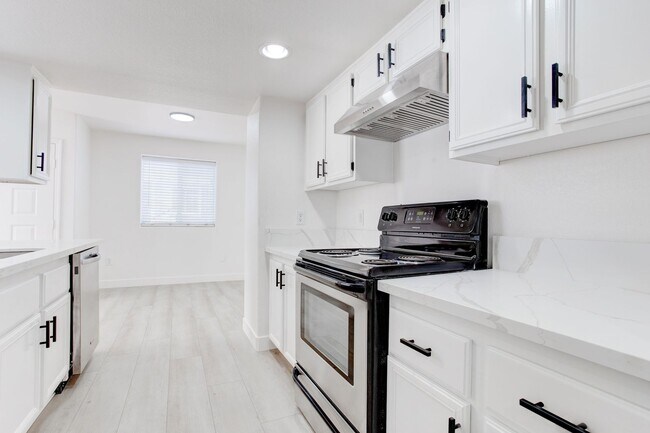 Building Photo - 5792 Ambassador Ave